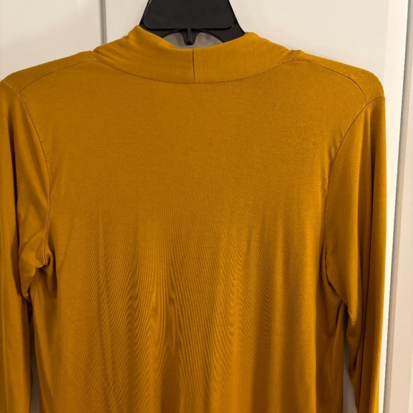 Cable and Gauge Draped Tunic Blouse - Picture 5 of 5